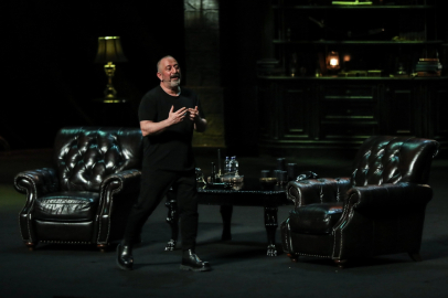 Cem Yılmaz “CMXXIV” ile Sahnelere Veda Ediyor!