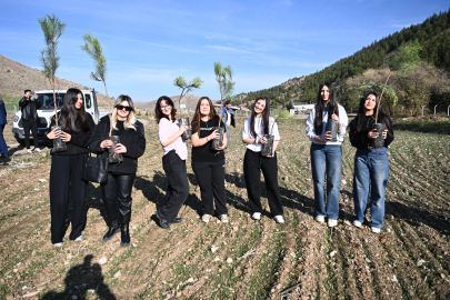 Mamak’ta Öğrencilerin Katılımıyla Fidan Dikimi Gerçekleştirildi